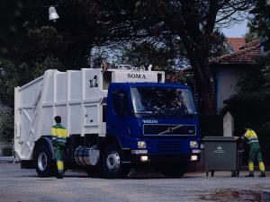 1998 Volvo FM7 4x2 Rolloffcon